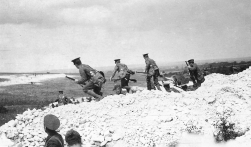 G207 14th Battalion, Northumberland Fusiliers, Halton Camp, 1915, first line trench attacking